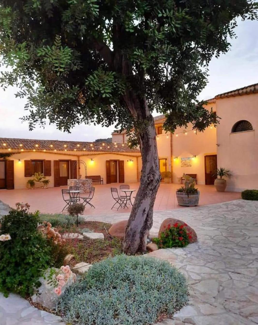 Agriturismo Antichi Granai Calatafimi Exterior photo